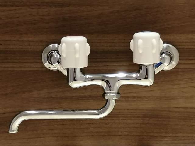 混合栓から水漏れ！原因や修理費用相場は？