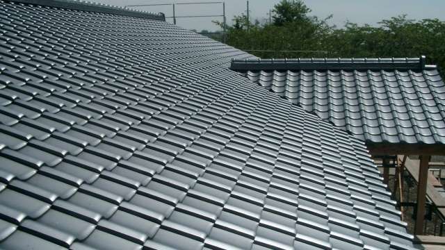 屋根葺き替え工事に使える補助金は？費用を抑える方法も