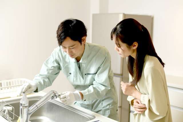【緊急！】水回りトラブル発生！症状別の対処法とプロに頼む判断基準