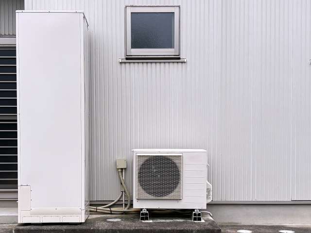 エコキュートのヒートポンプ水漏れは故障じゃない？正常な排水との見分け方