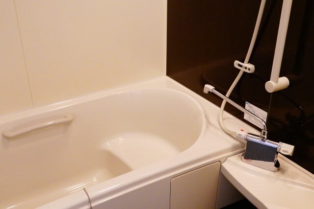お風呂の配管洗浄は自分で！臭い・ぬめりの原因と正しい洗浄方法を解説