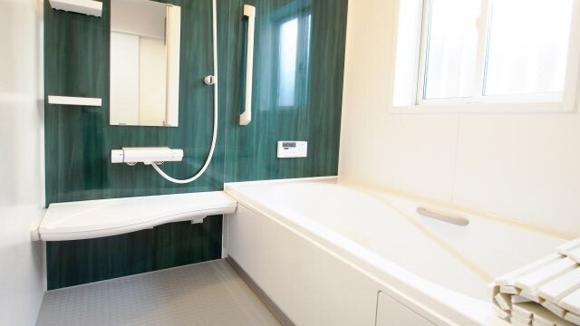 夏の浴室リフォームがベストな理由！暑い時期の工事を成功させるポイント